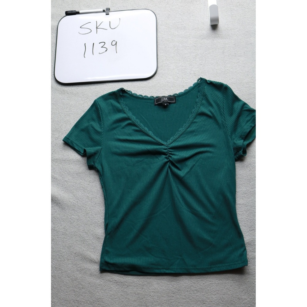 Vibe Sportswear Top Womens S Green Ribbed V-Neck Lace Trim Short Sleeve Cinched